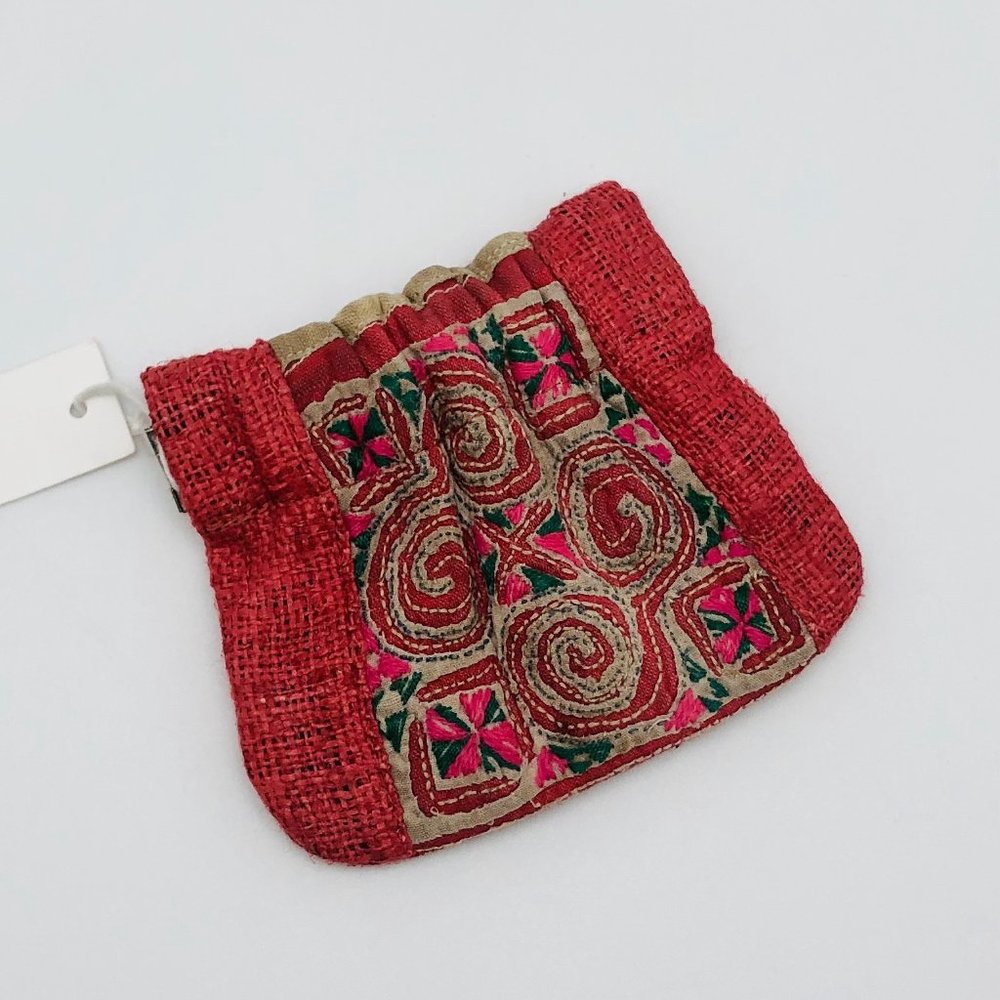 New embroidered geometric pattern pouch - Picture 2 of 4
